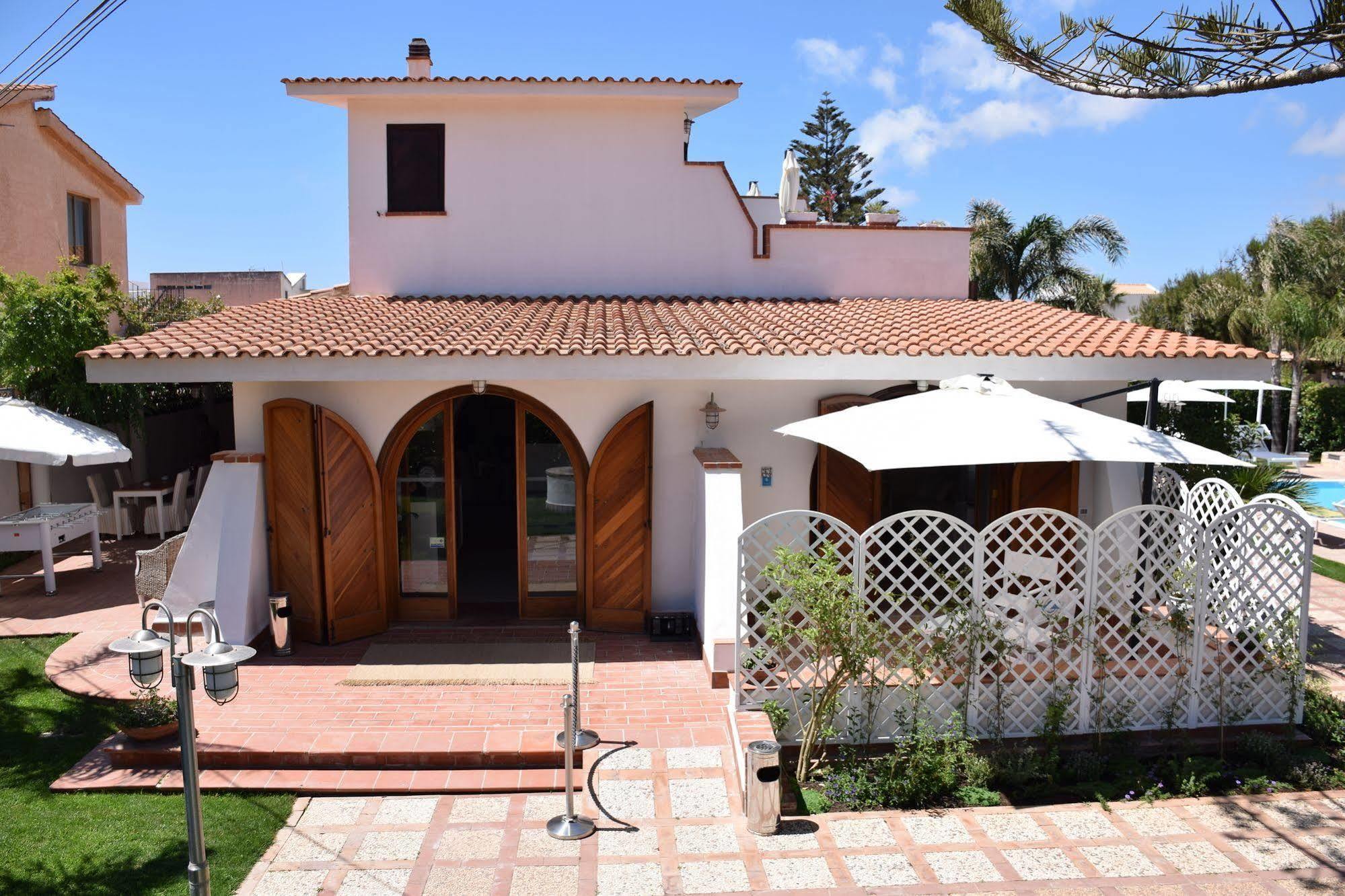 Villa Blanche Dimora Di Charme 마르살라 외부 사진