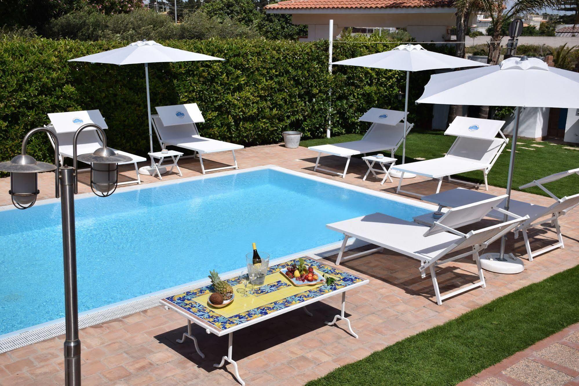 Villa Blanche Dimora Di Charme 마르살라 외부 사진